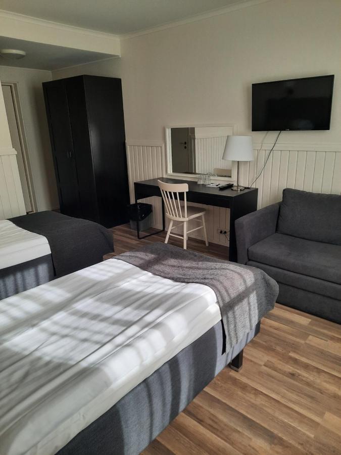Juthbacka Hotell Uusikaarlepyy Esterno foto