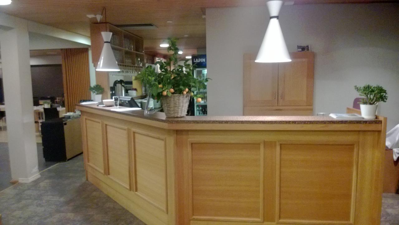 Juthbacka Hotell Uusikaarlepyy Esterno foto
