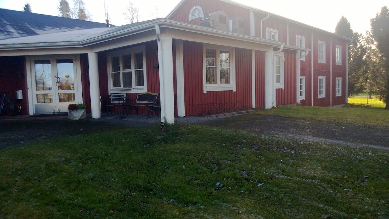 Juthbacka Hotell Uusikaarlepyy Esterno foto