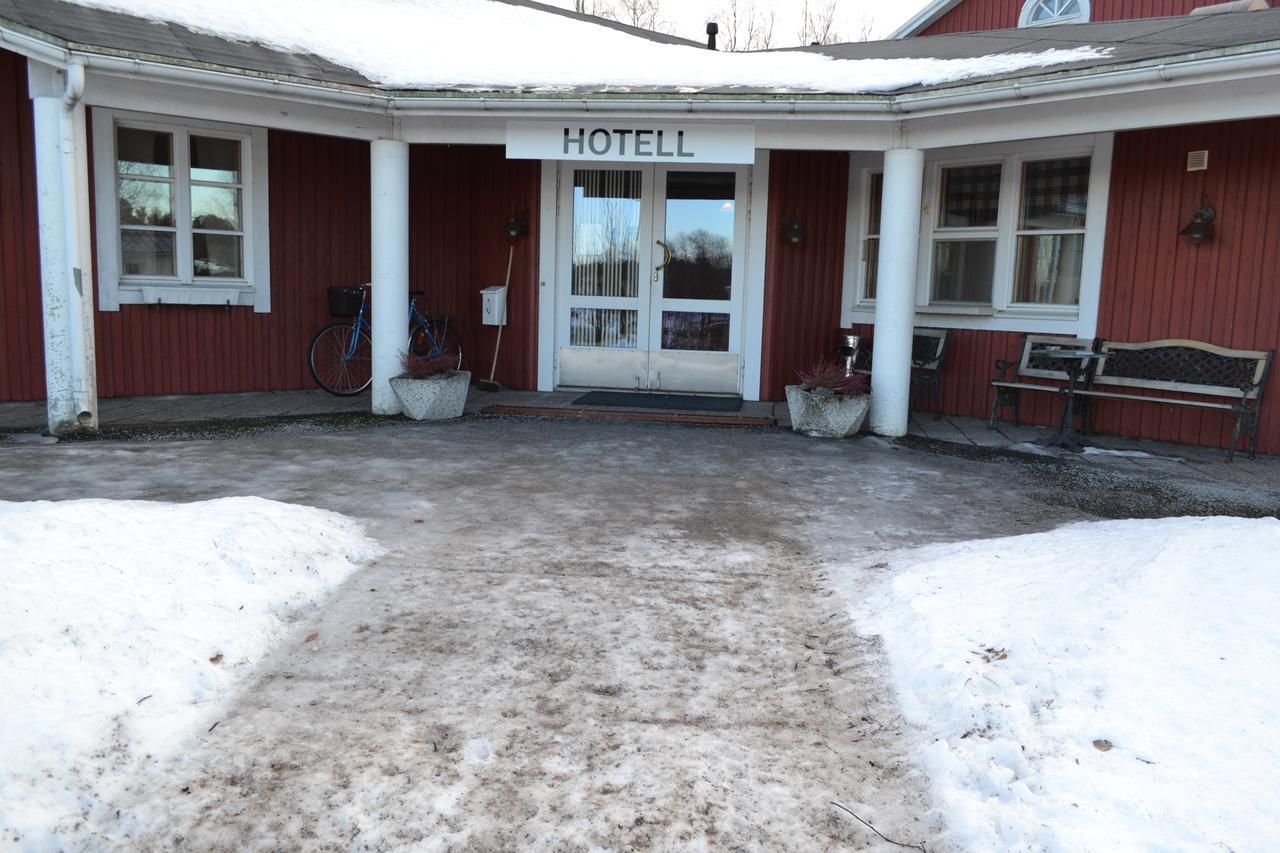 Juthbacka Hotell Uusikaarlepyy Esterno foto